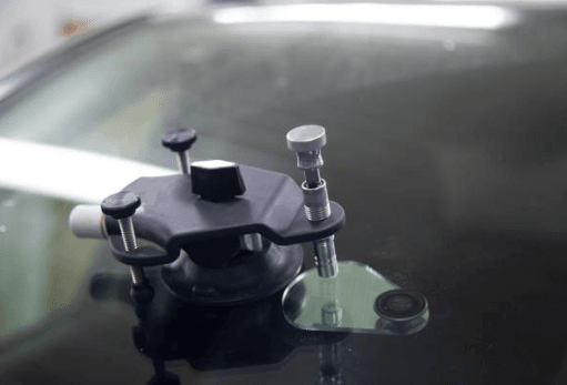 Windshield Stonechip Crack Repair